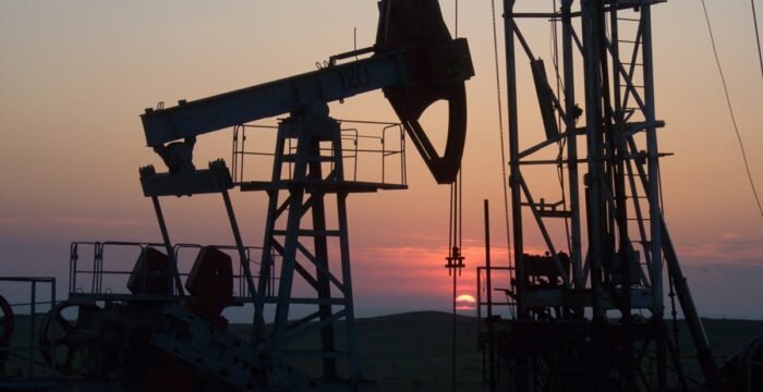 How Oil and Gas Joint Ventures Work for Investors